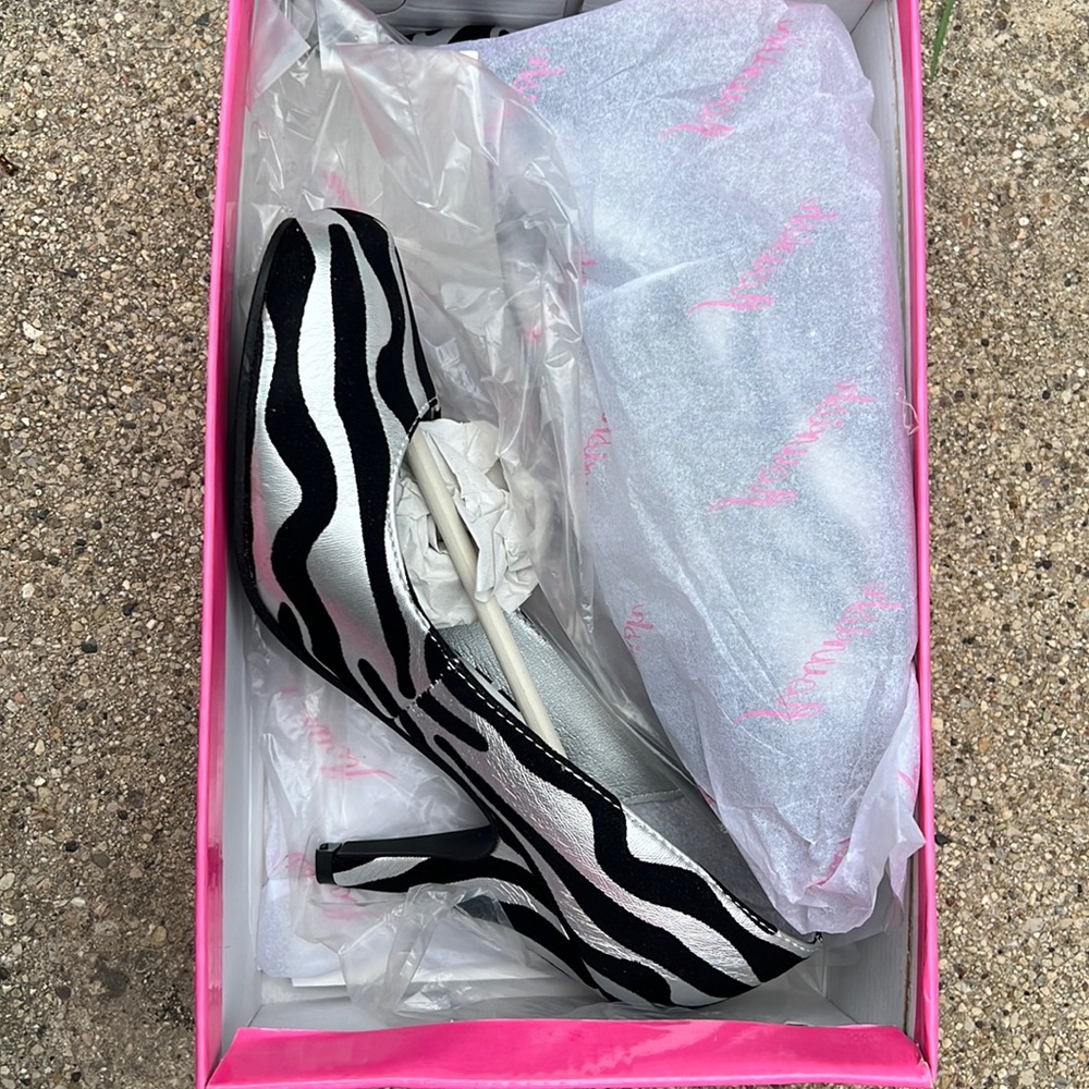 Zebra heels